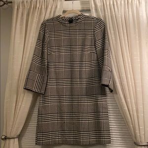 H&M white And black checker dress